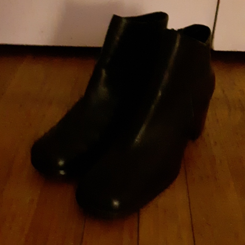 Ankle boots